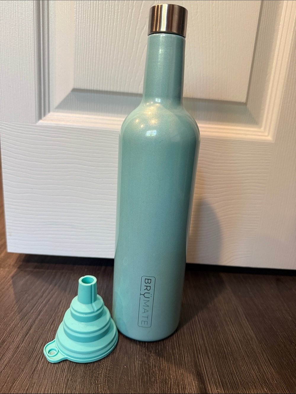 Brumate Winesulator with Silicone Funnel